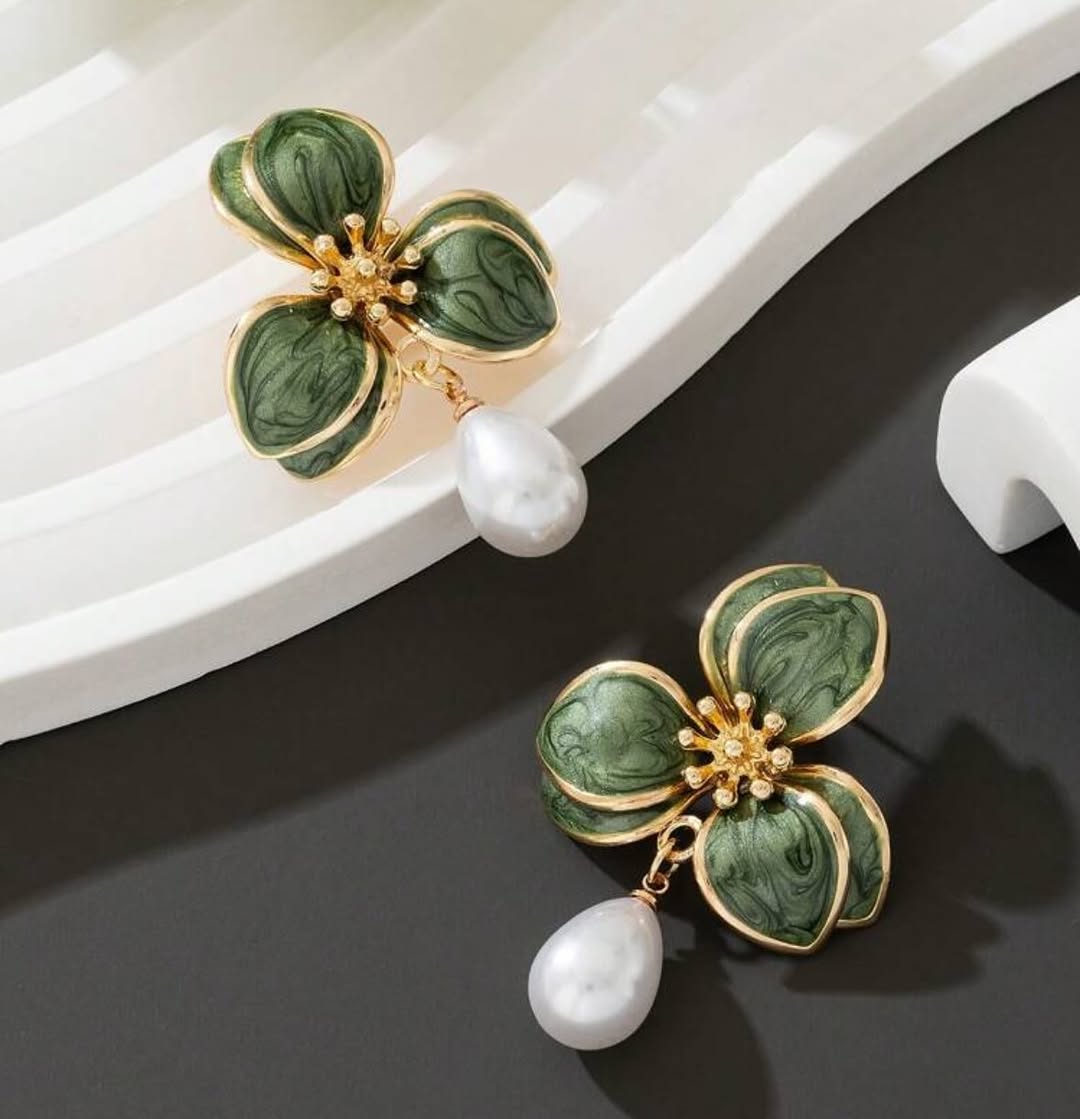 Nayla Pearl Blossom Earrings