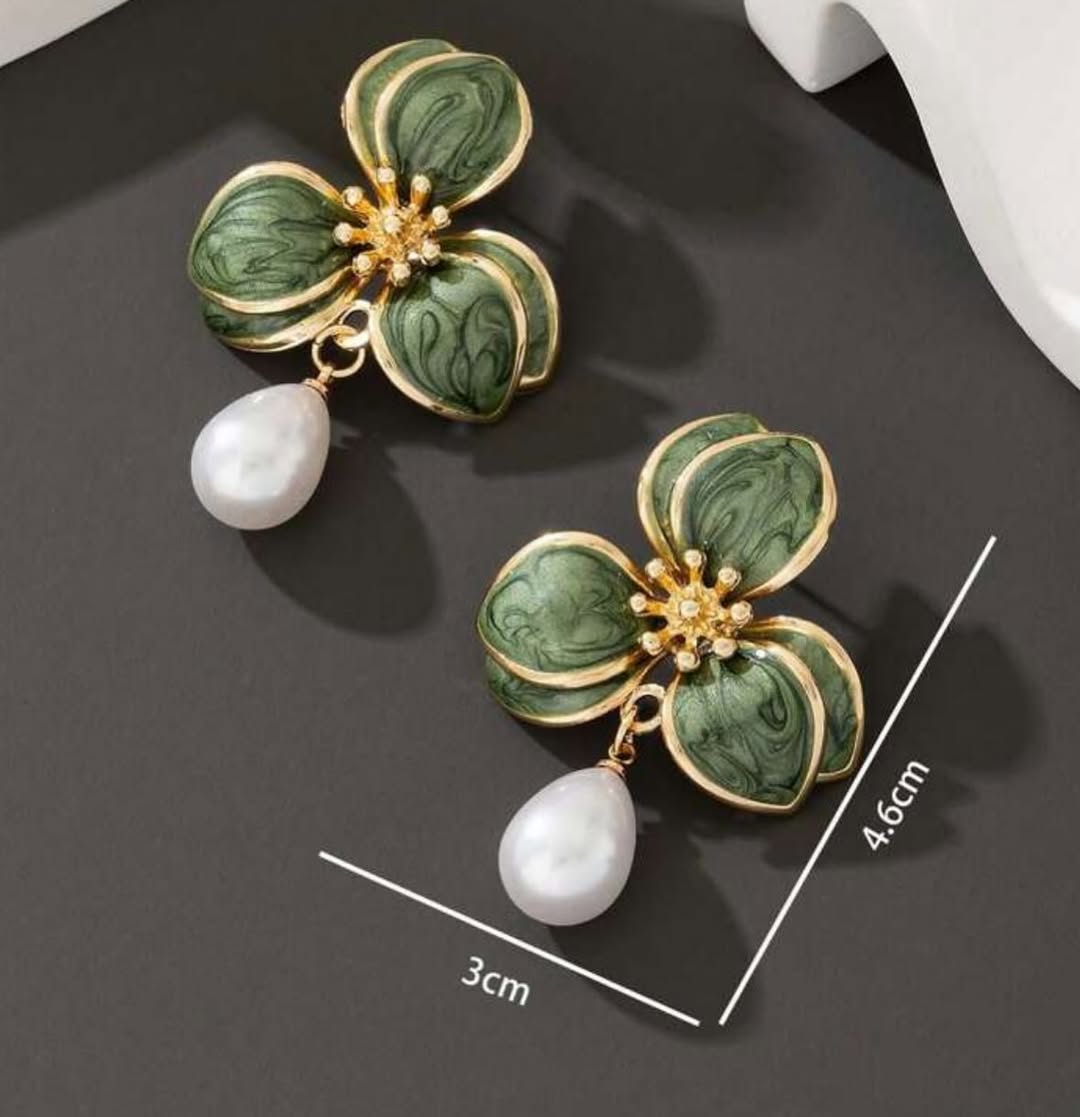 Nayla Pearl Blossom Earrings
