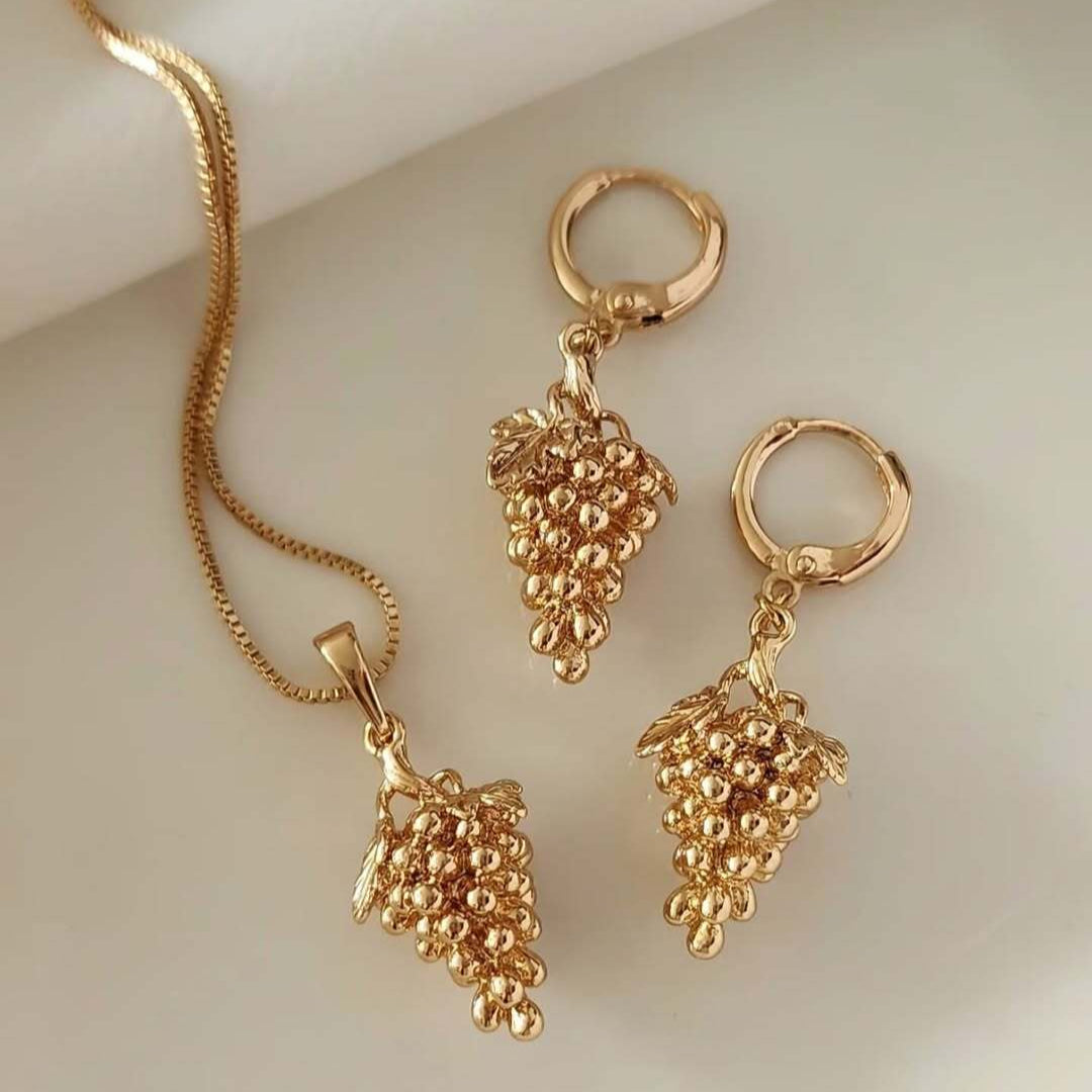 Gilded Grape Charm Jewelry Set (Earrings + Pendant)