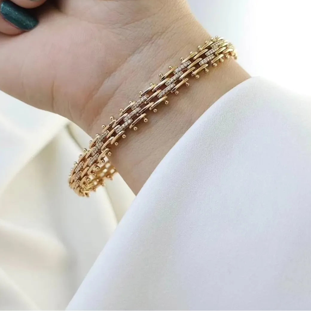 Spiked Elegance Gold Bracelet