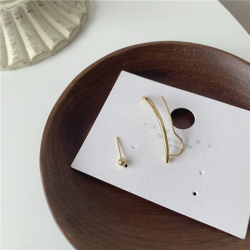Ayla Minimalist Ear Crawler