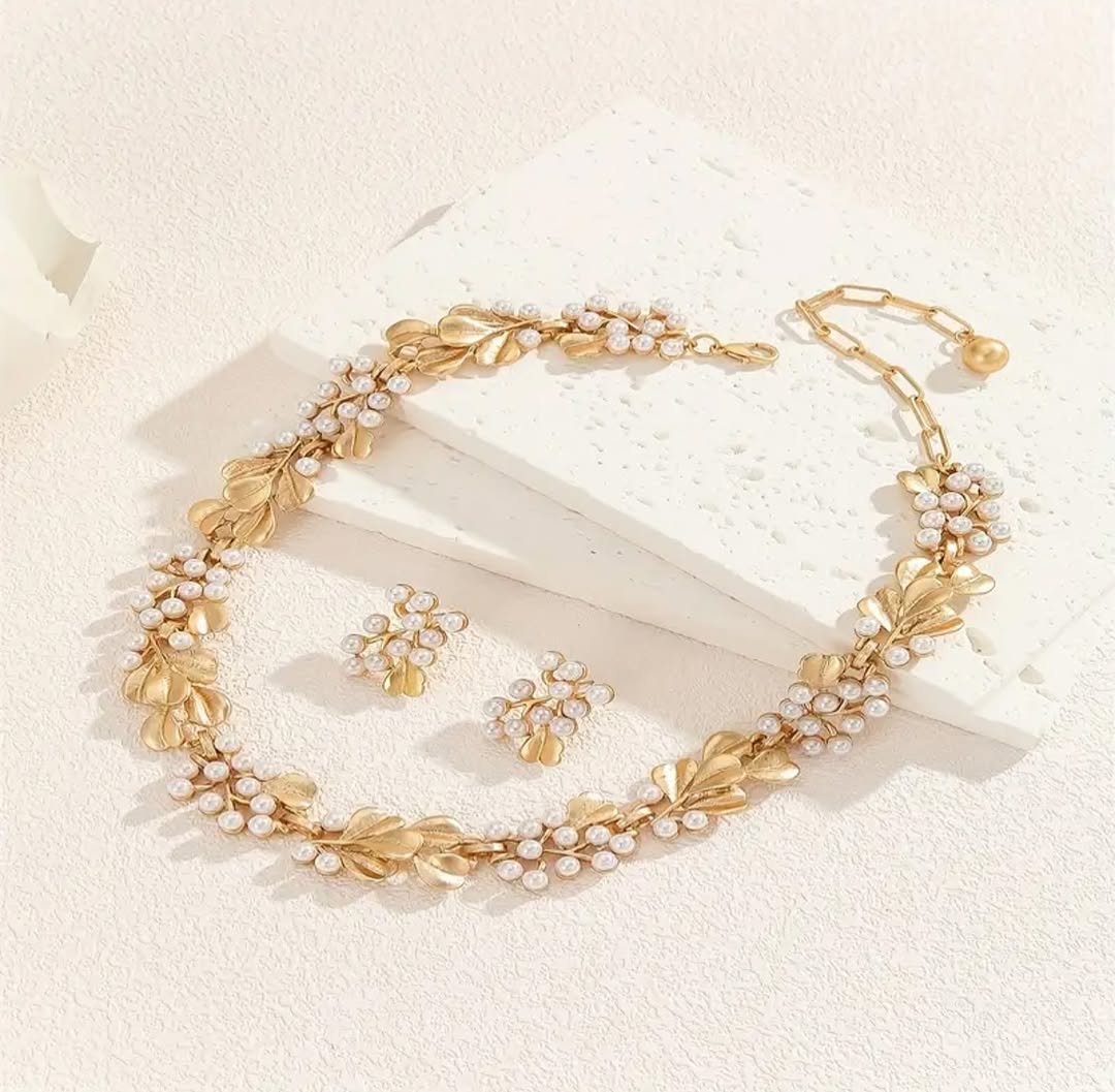 Luxe Pearl Leaf Jewelry Set for Women