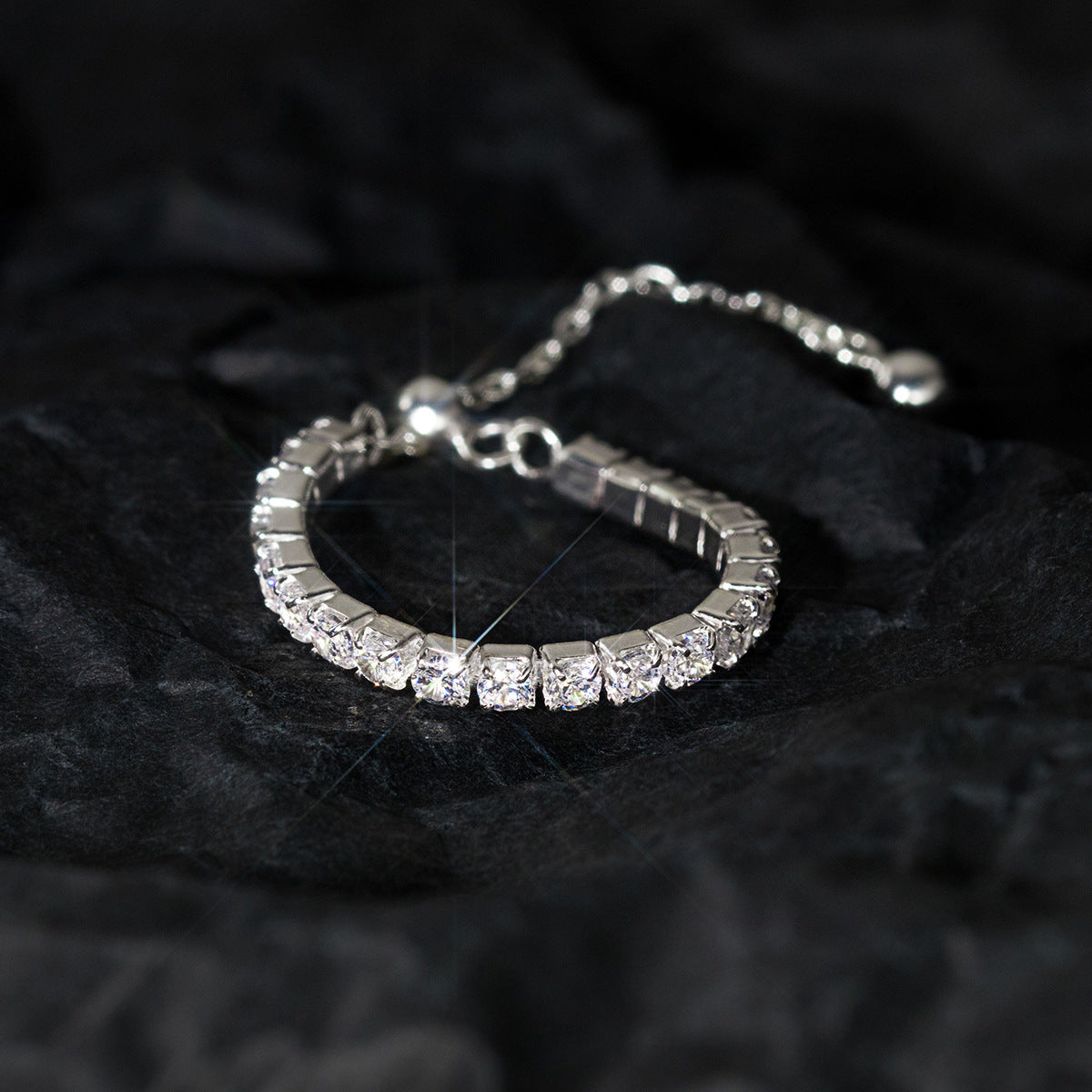 Diamond-Chain Ring