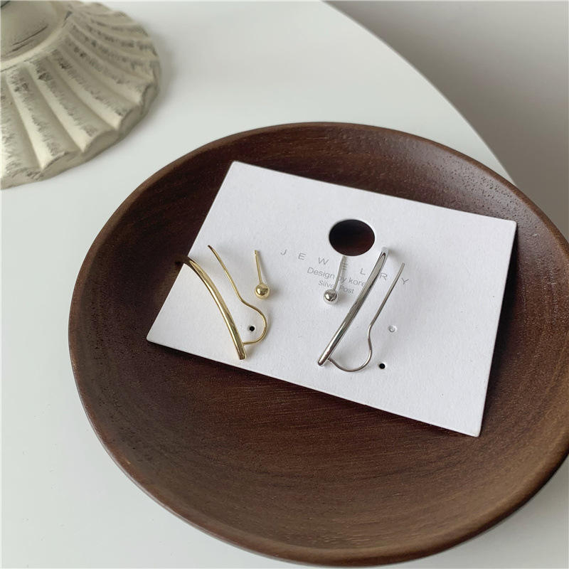 Ayla Minimalist Ear Crawler