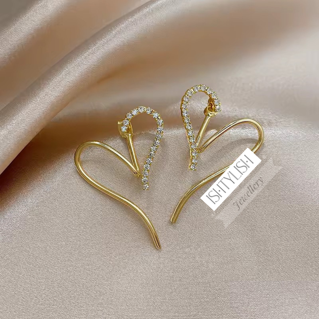 Léa Sculpted Heart Hoop Earrings