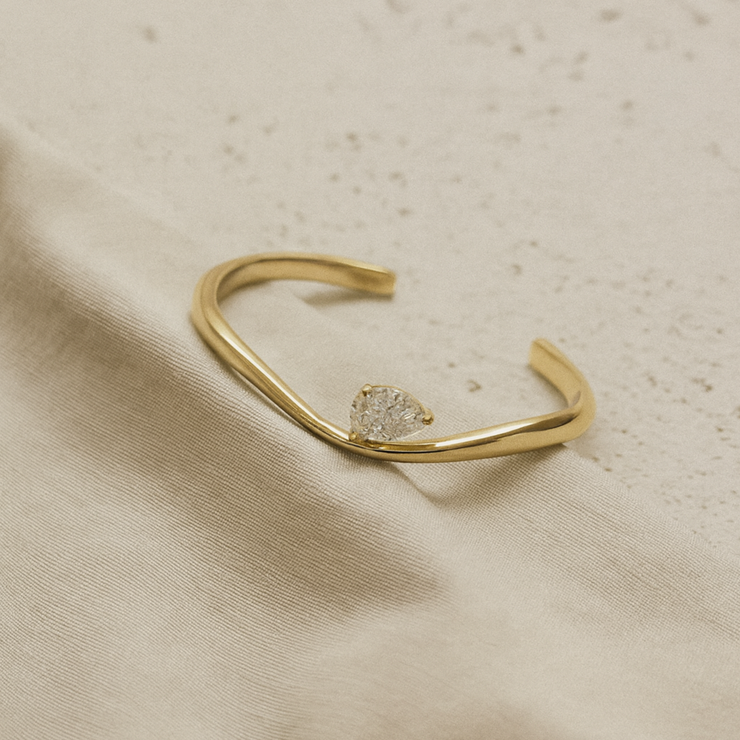 Elara Heartline Bracelet