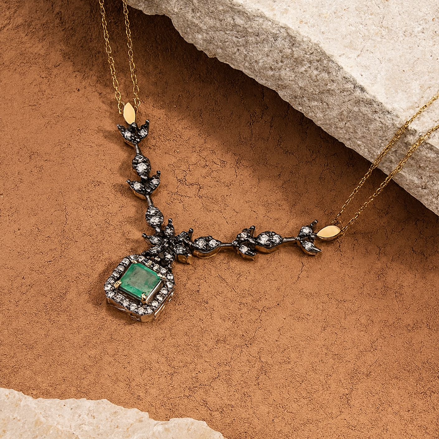 Soraya Emerald Royal Necklace