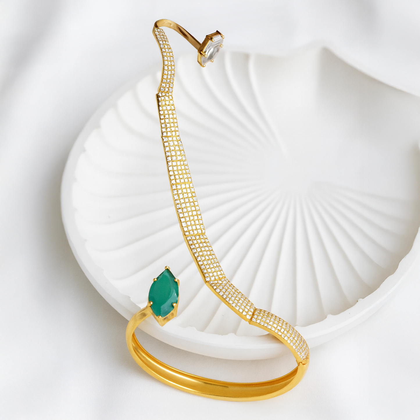 Soraya Emerald Hand Harness