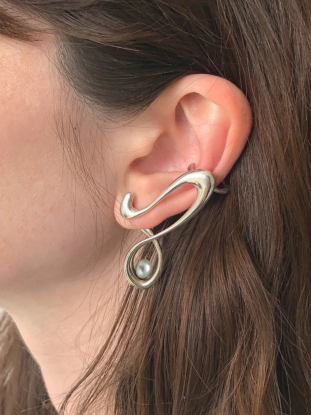 Treble Pearl Ear Cuff