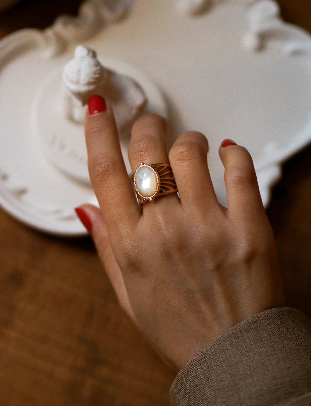 Hazel Noir Adjustable Oval Ring