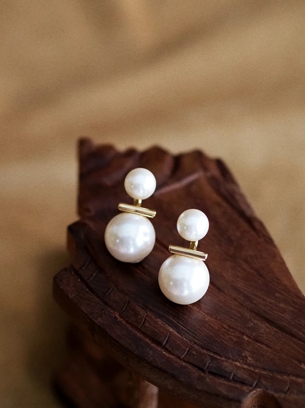Evelyn Pearl Balance Earrings