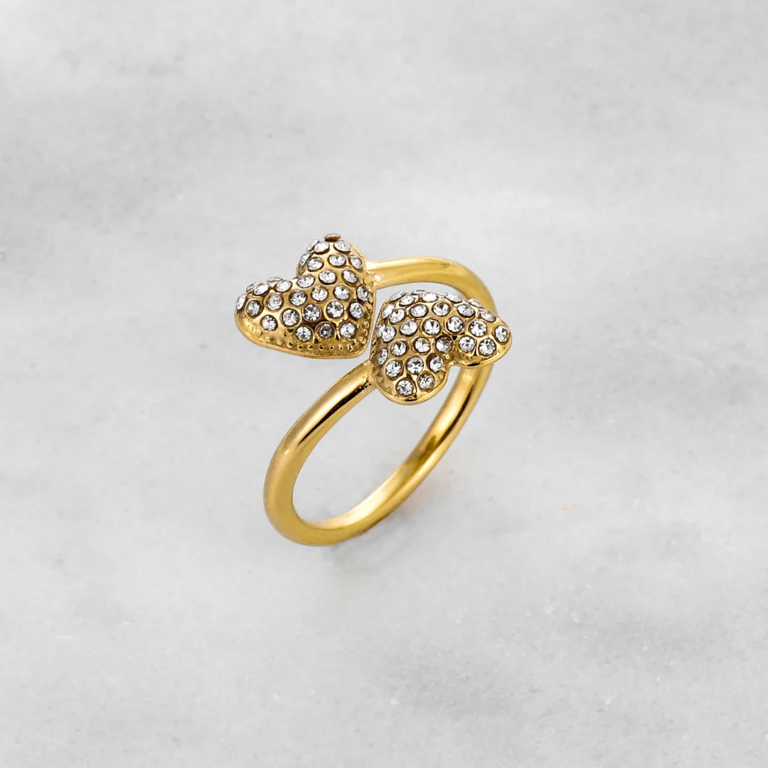 Daisy Pavé Heart Ring