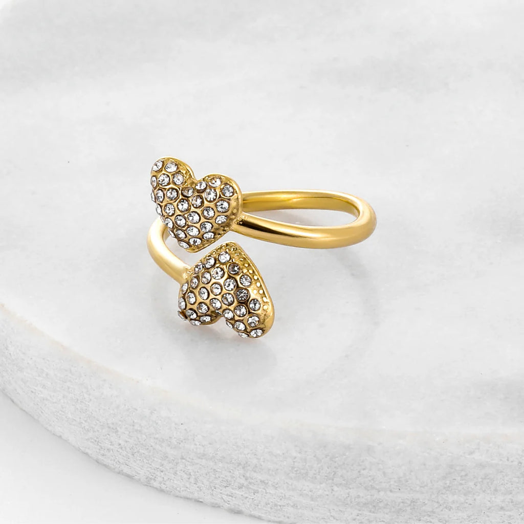 Daisy Pavé Heart Ring