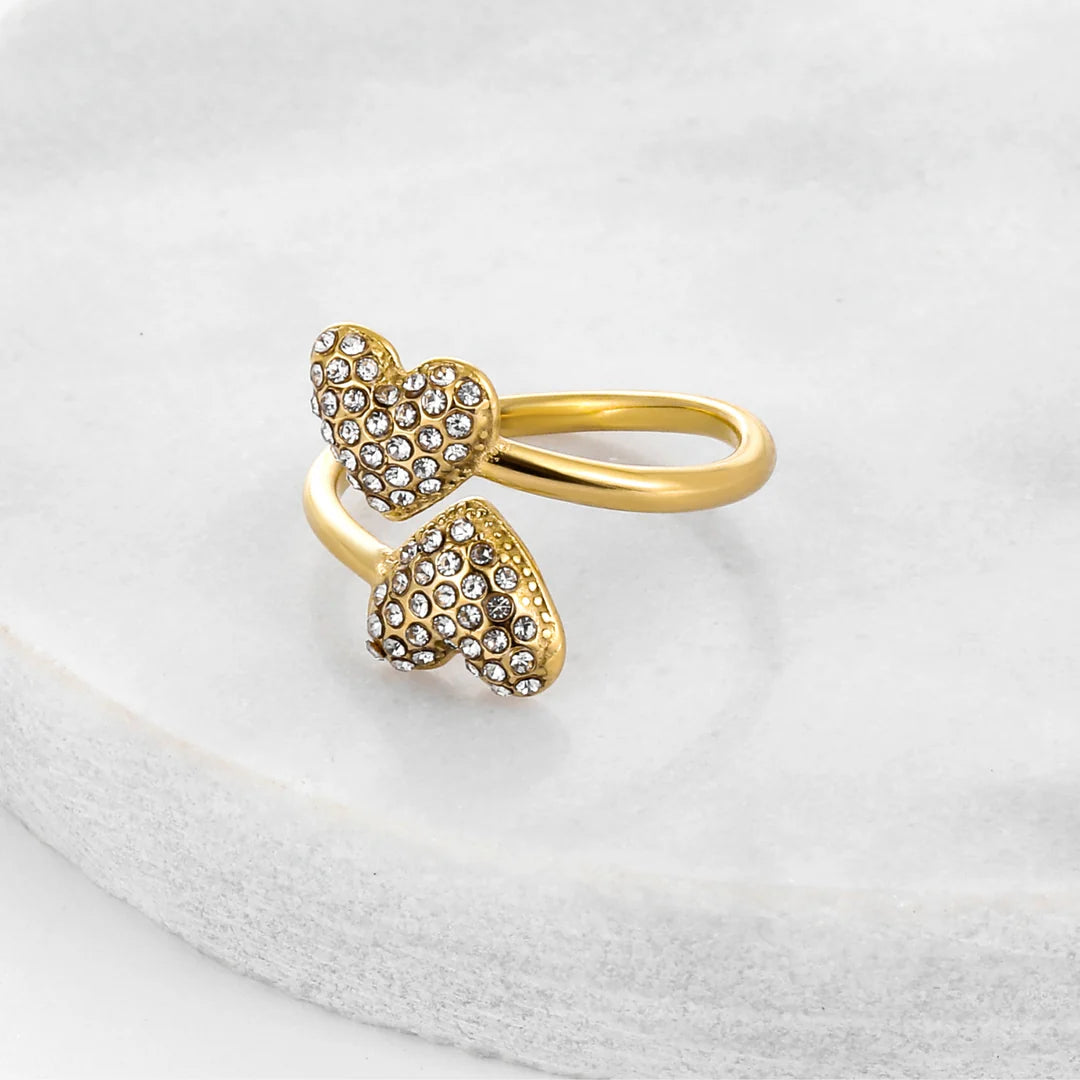 Daisy Pavé Heart Ring