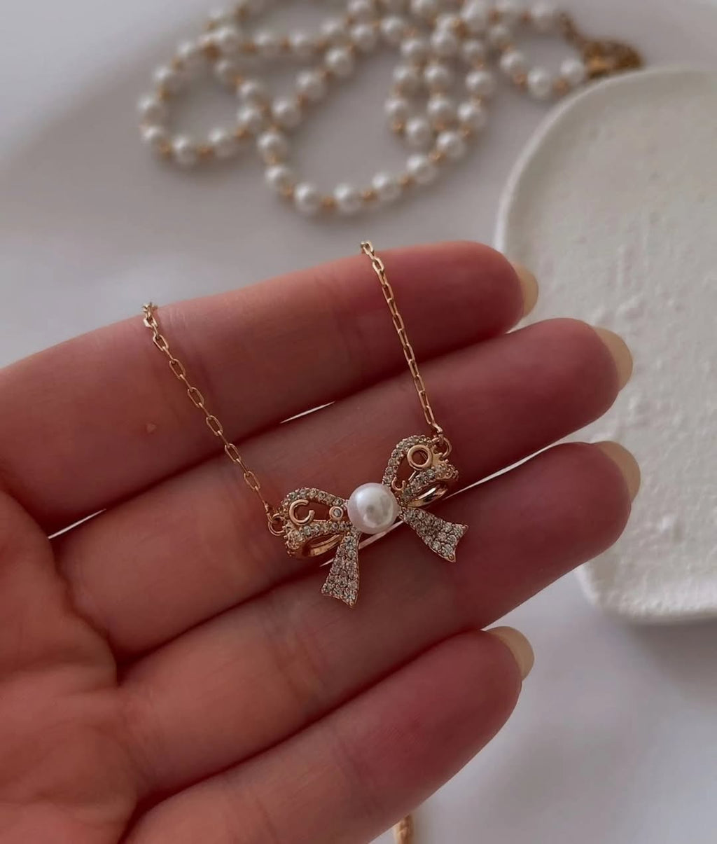 Pearl Bow Charm Adjustabel Necklace (Set of 2)
