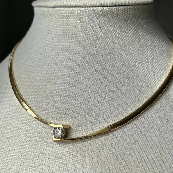 Liora Curve Necklace