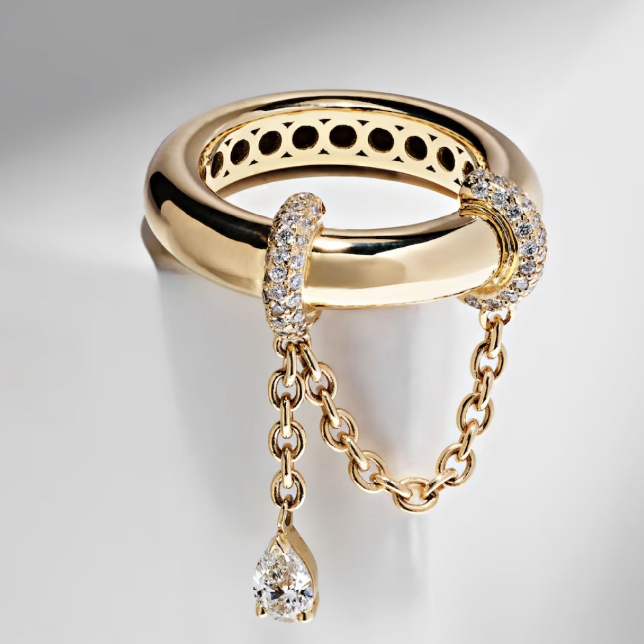 Elara Chain Ring (Size 7)