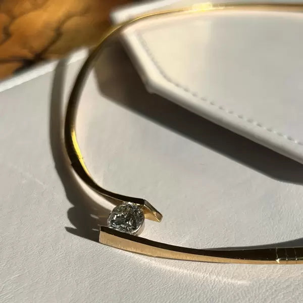Liora Curve Necklace