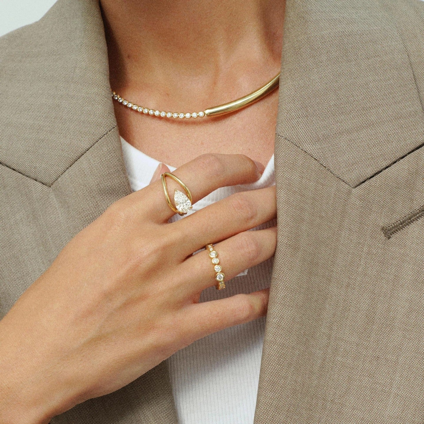 Solenne Arc Necklace