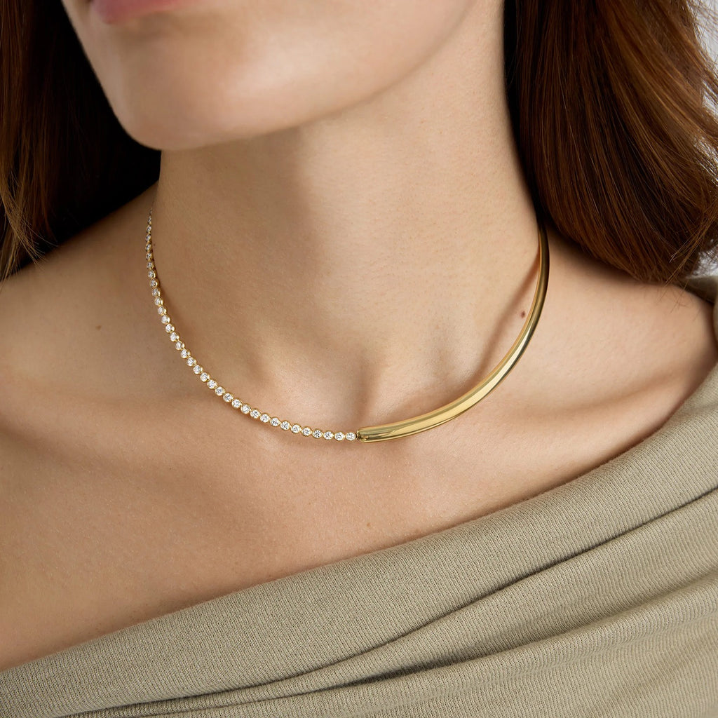 Solenne Arc Necklace