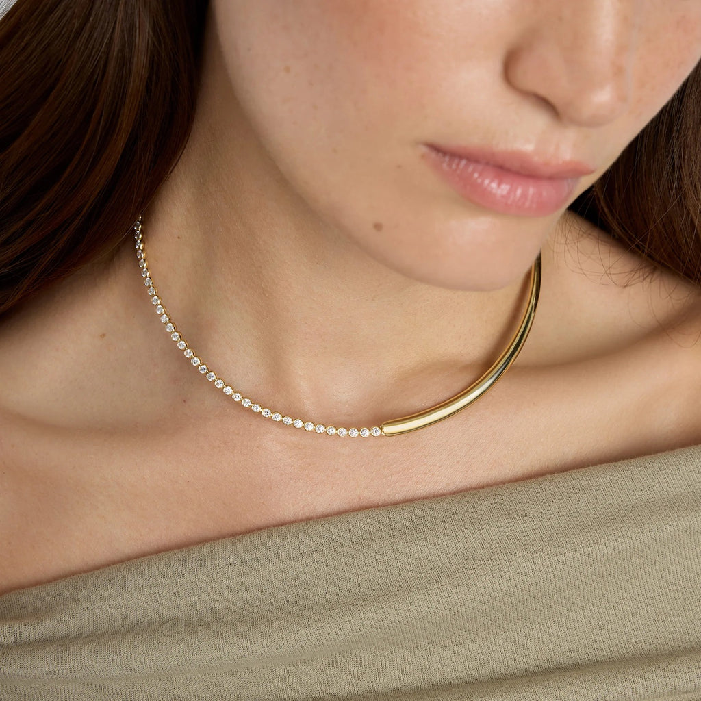 Solenne Arc Necklace