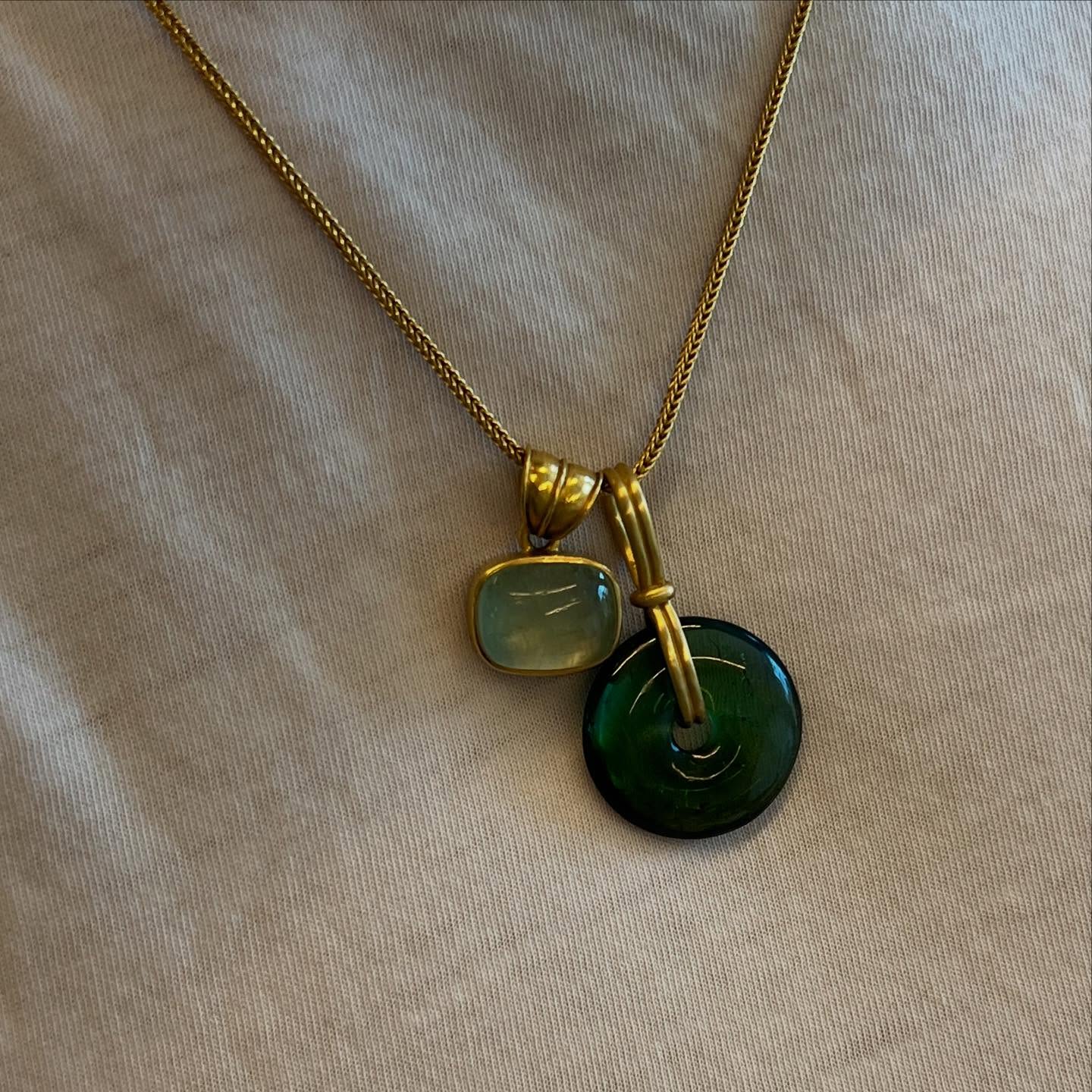 Verdant Aura Pendant Necklace