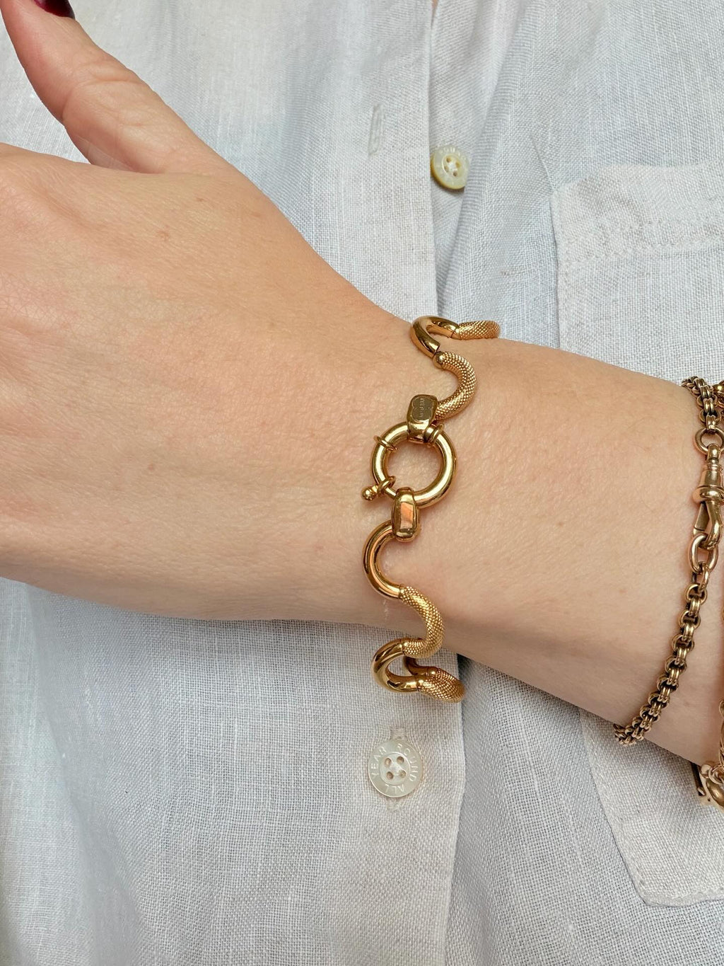 Helix Curve Gold Bracelet