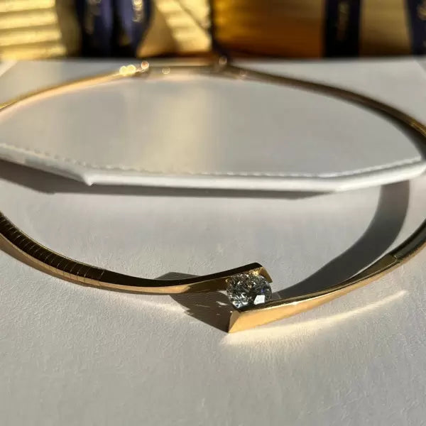 Liora Curve Necklace