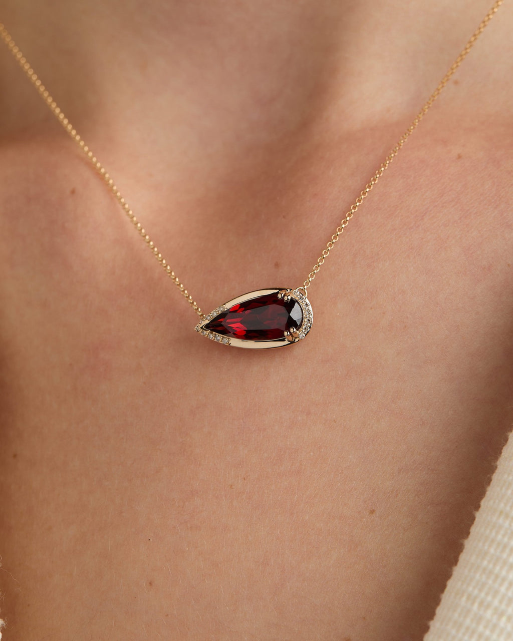 Crimson Elan Teardrop