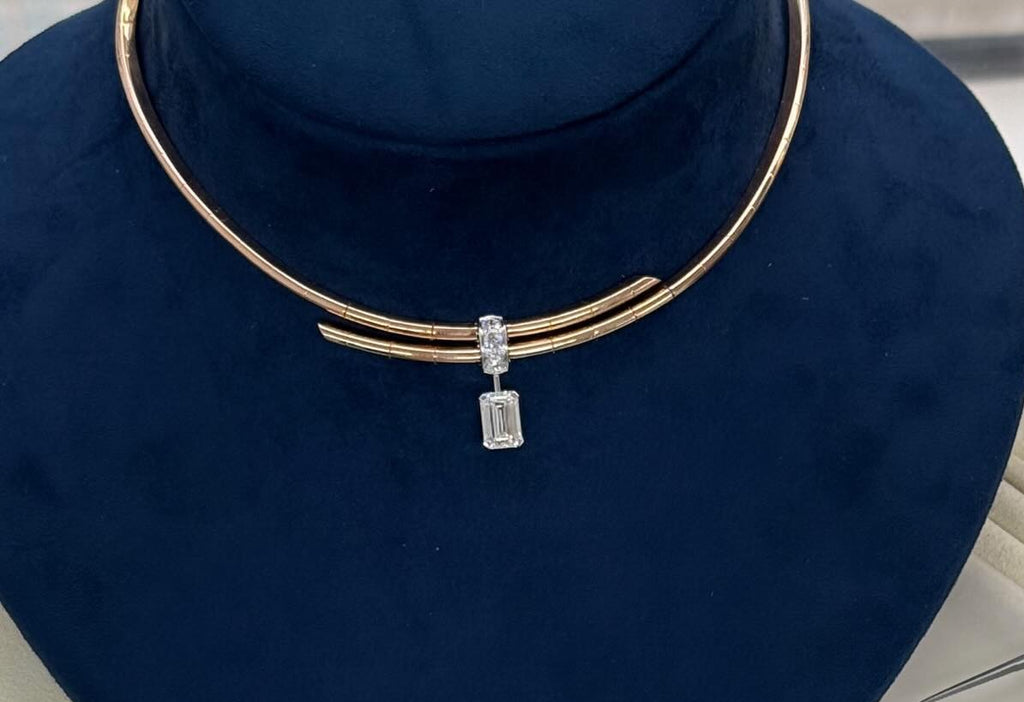 Arcea Crystal Collar