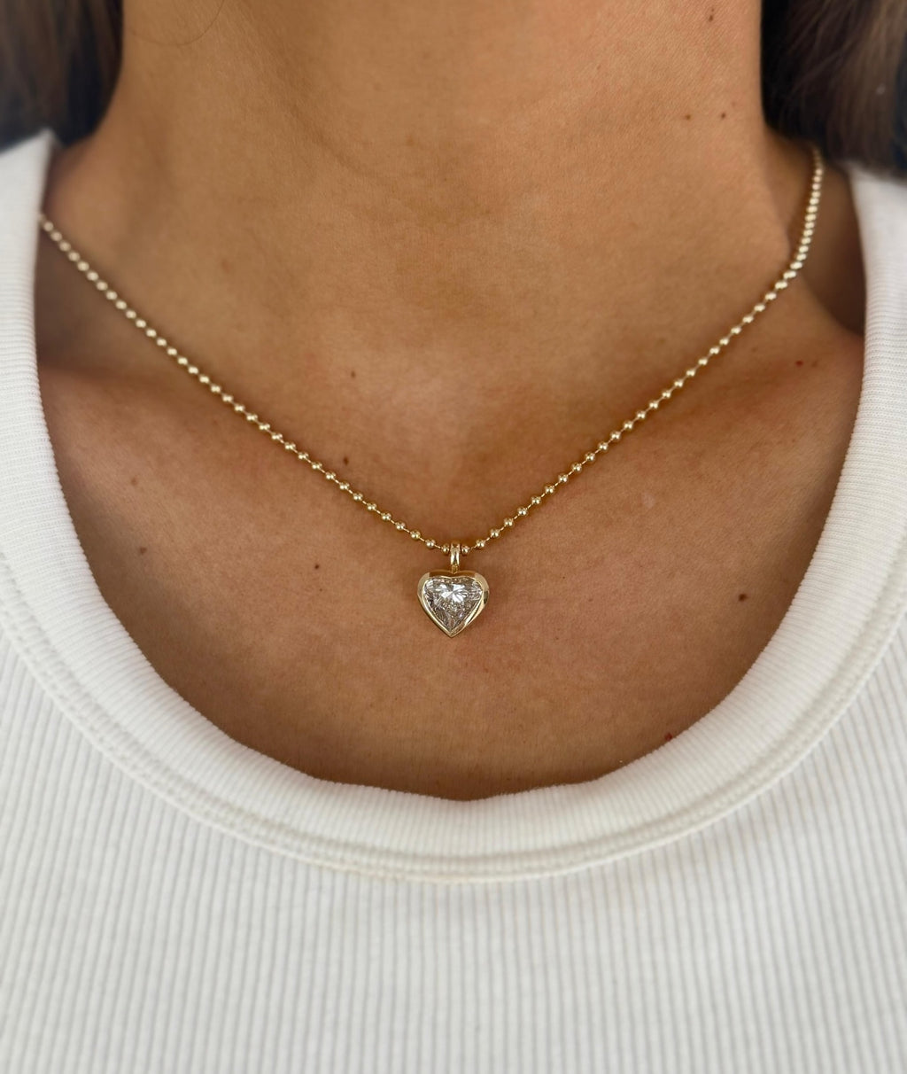 Amora Pendant Necklace