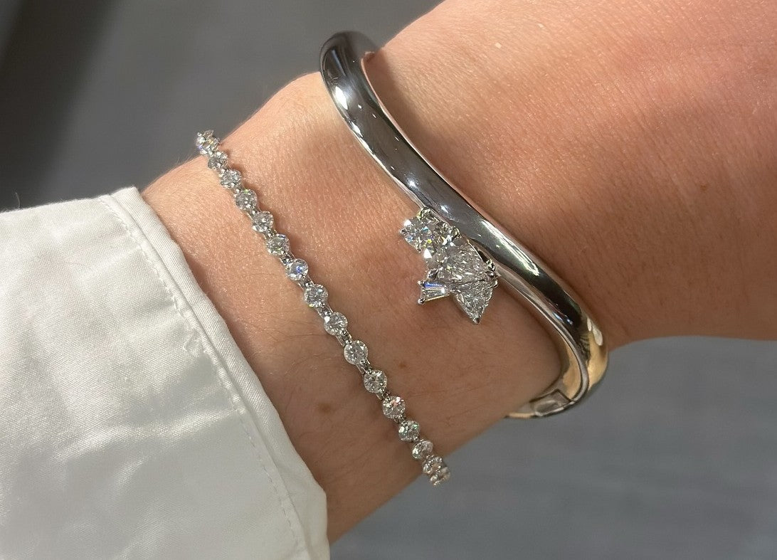 Stellar Curve Cuff