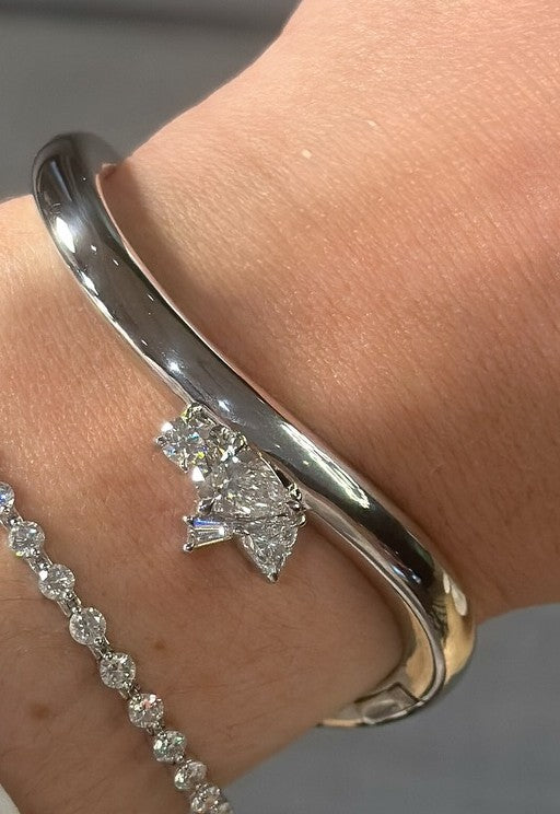 Stellar Curve Cuff