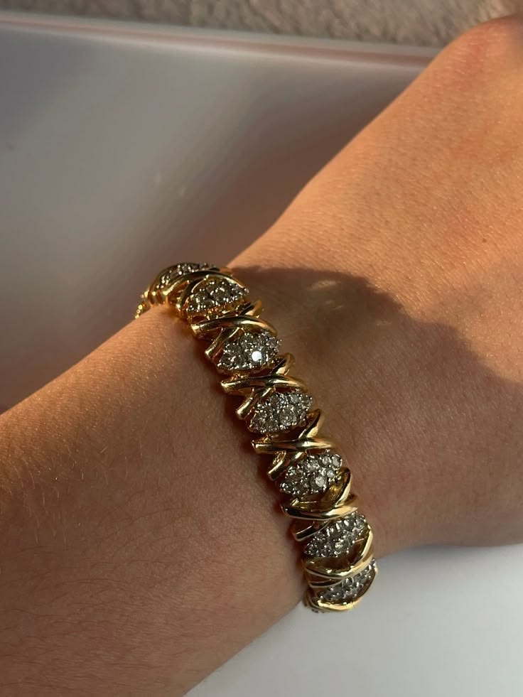 Virelia Crystal Embrace Bracelet