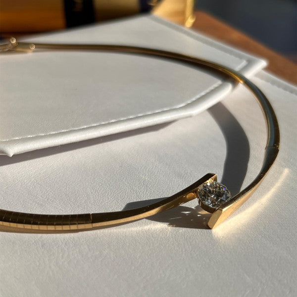Liora Curve Necklace