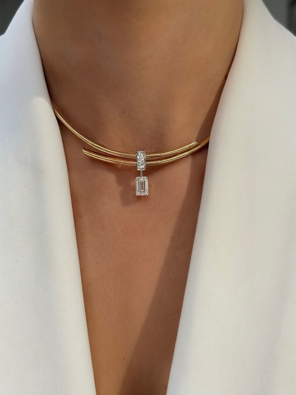 Arcea Crystal Collar