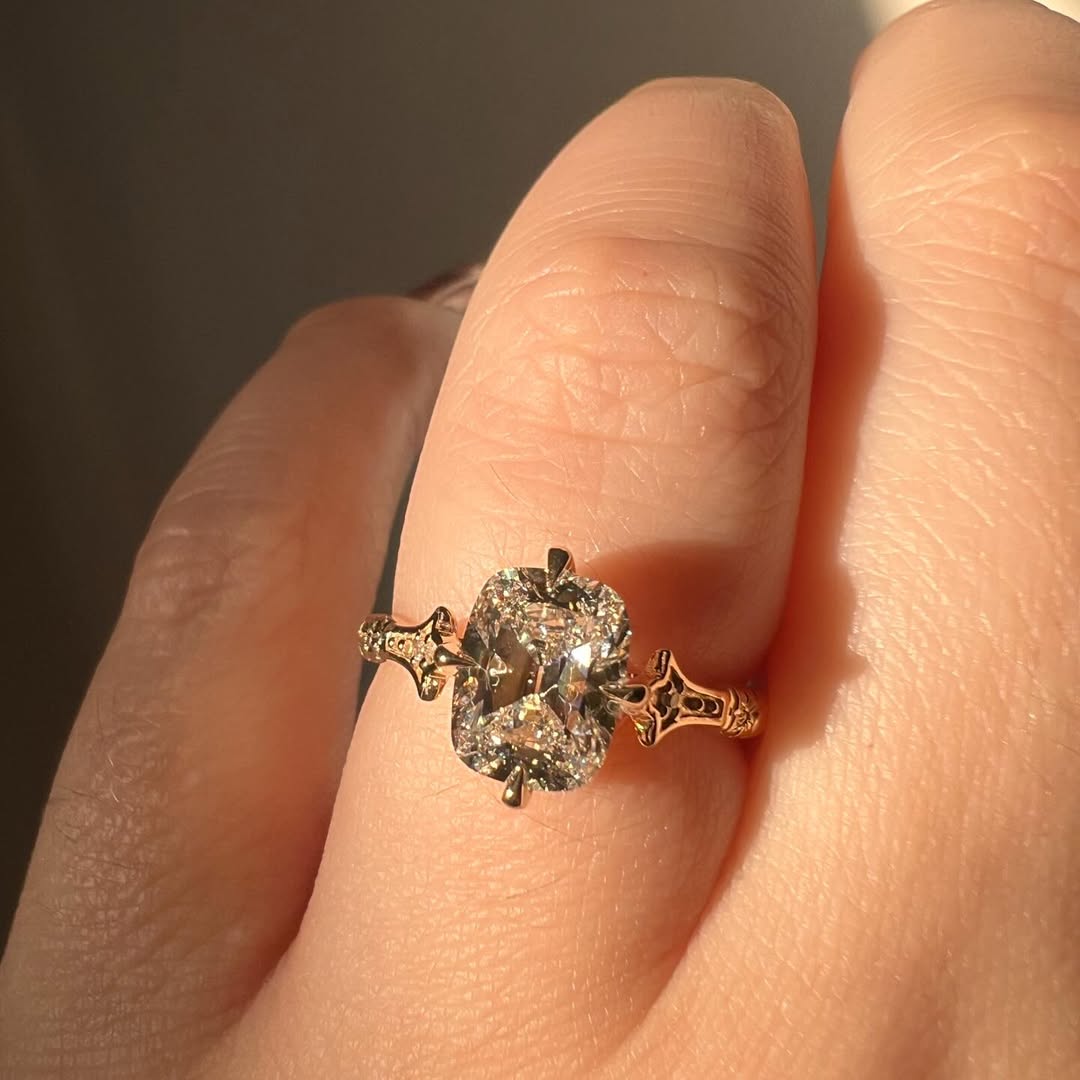 Celeste Oval Star Ring