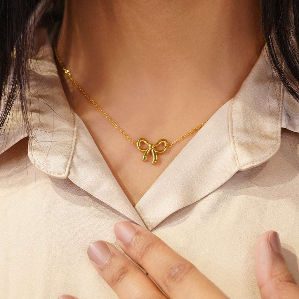 Arcadia Bow Necklace