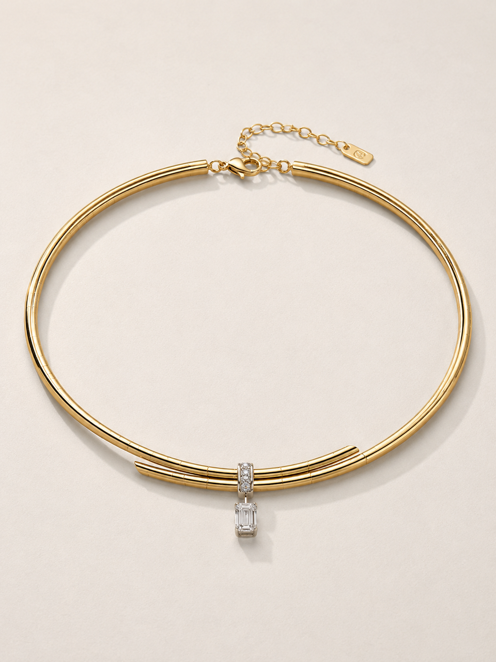 Arcea Crystal Collar
