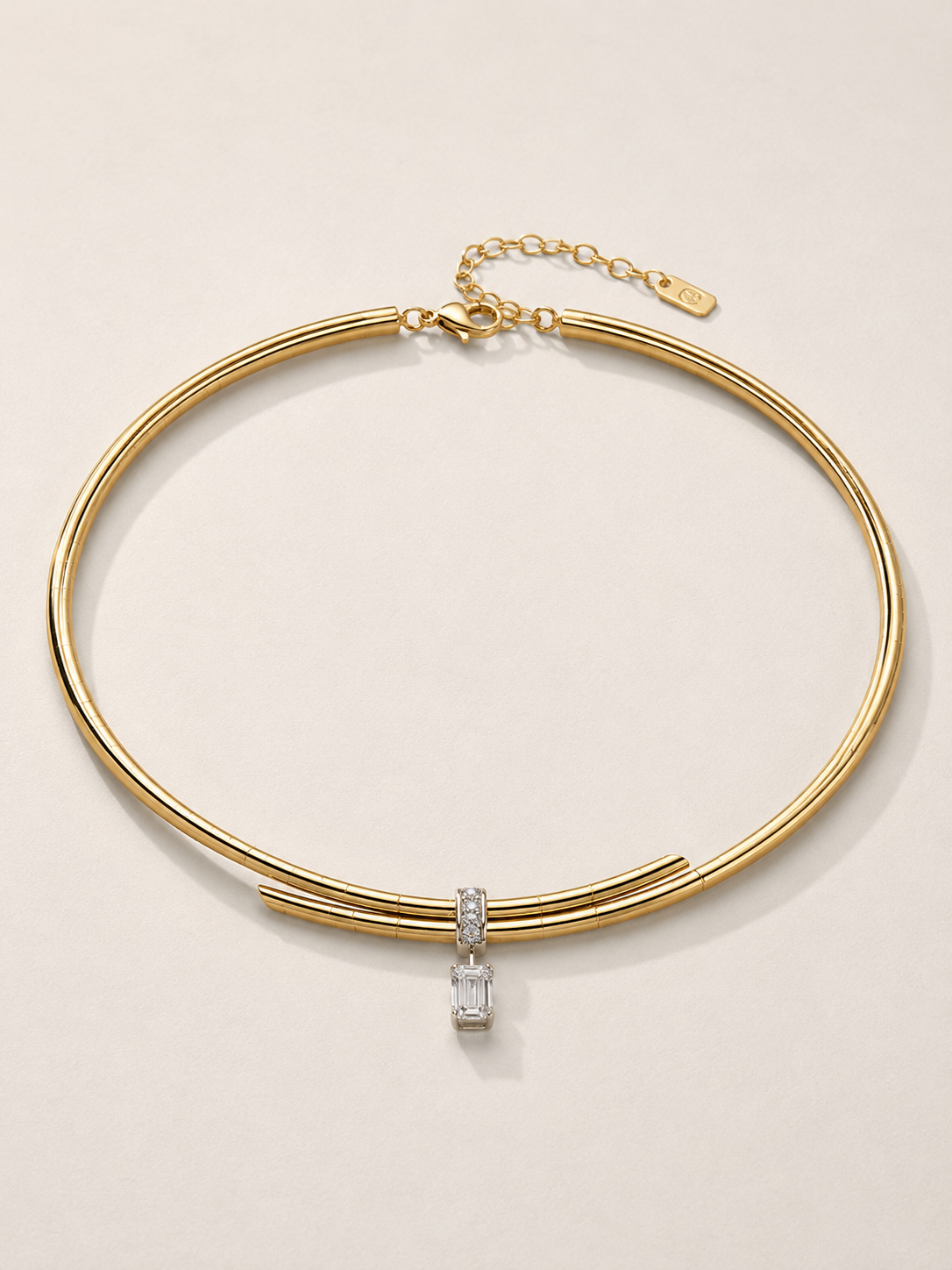Arcea Crystal Collar