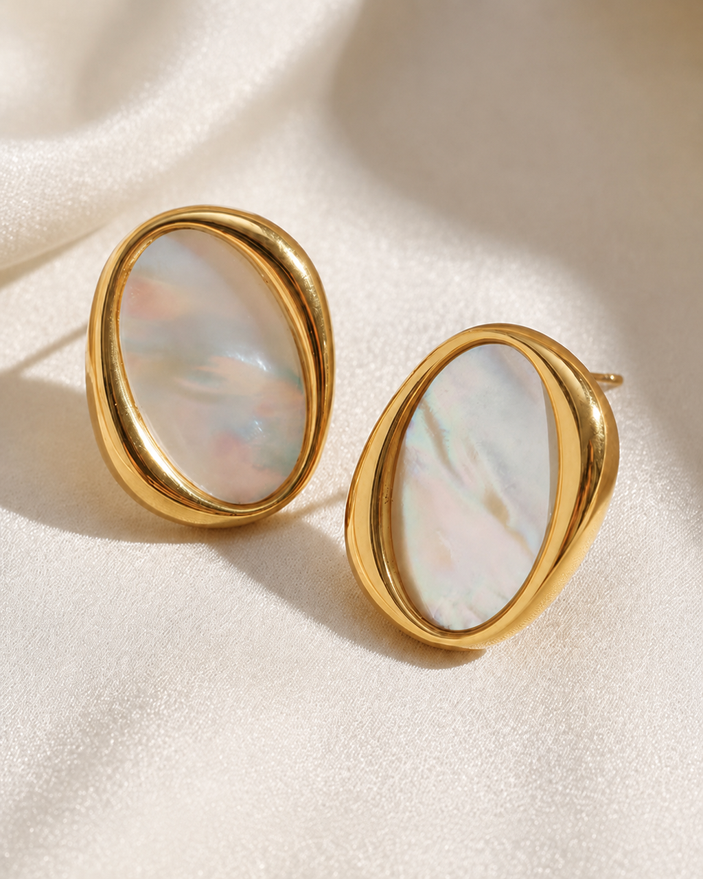 Hallo Gold Oval Mother of Pearl Earrings