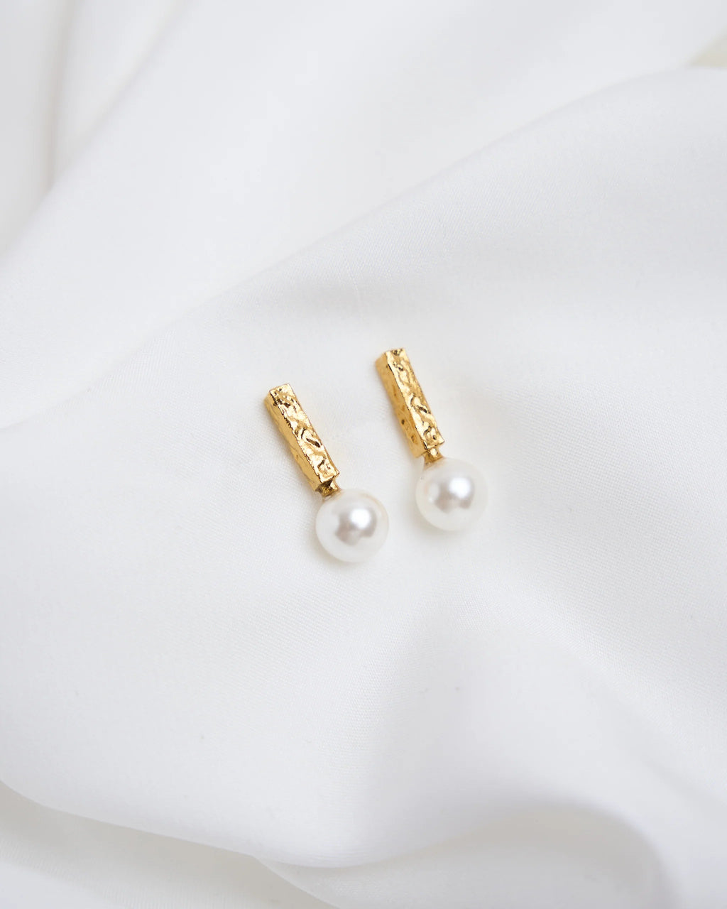 Audrey Pearl Bar Earrings