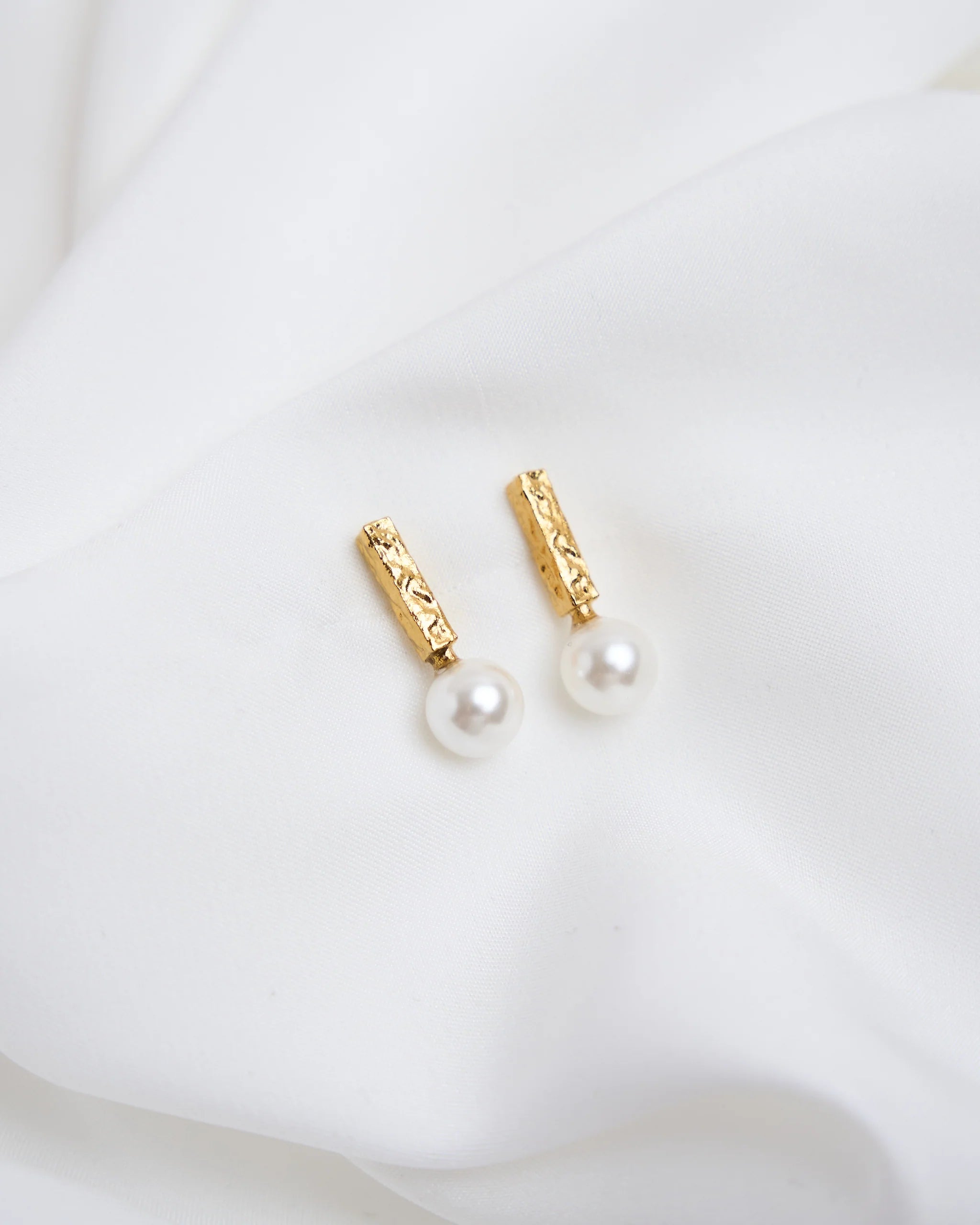 Audrey Pearl Bar Earrings