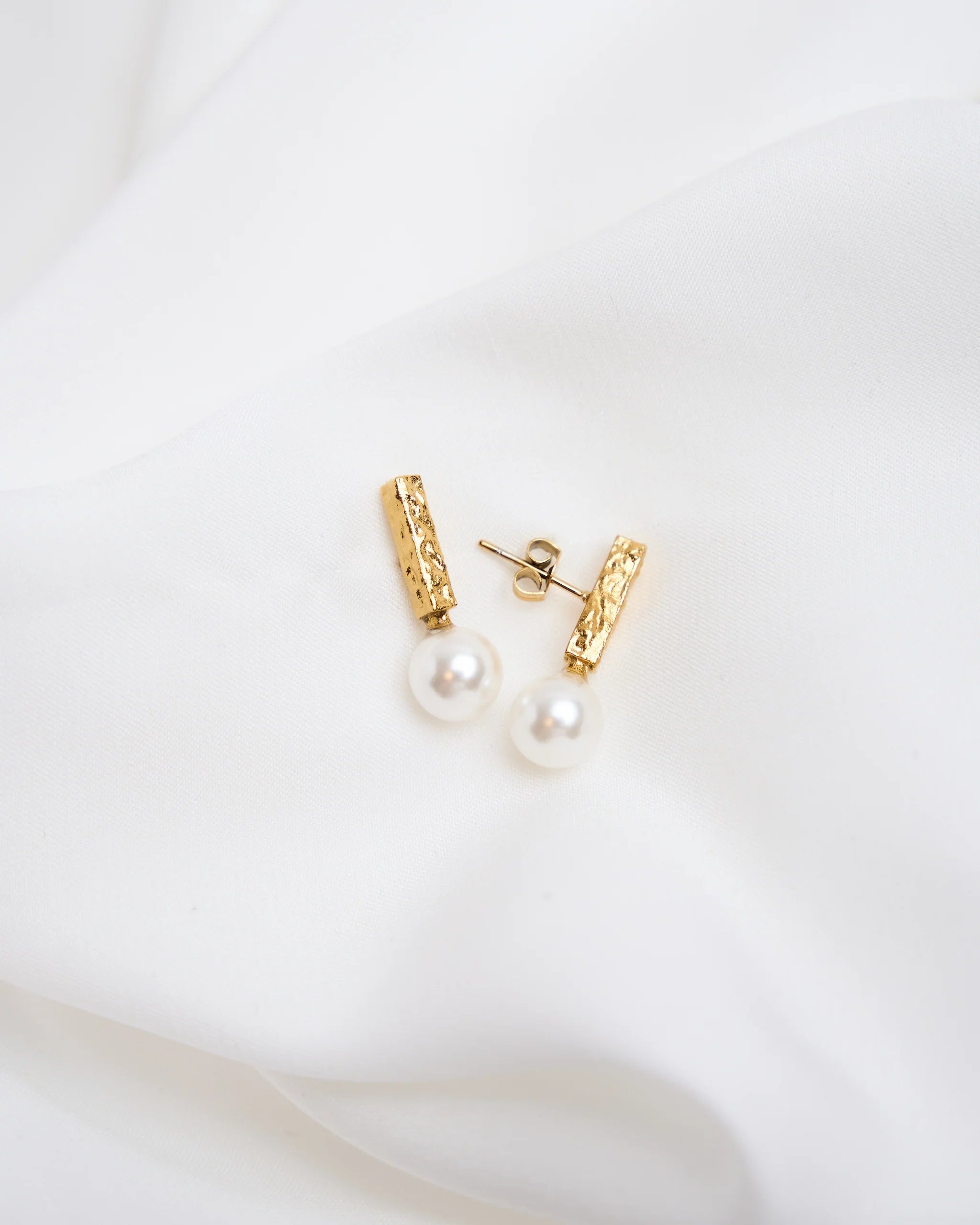 Audrey Pearl Bar Earrings