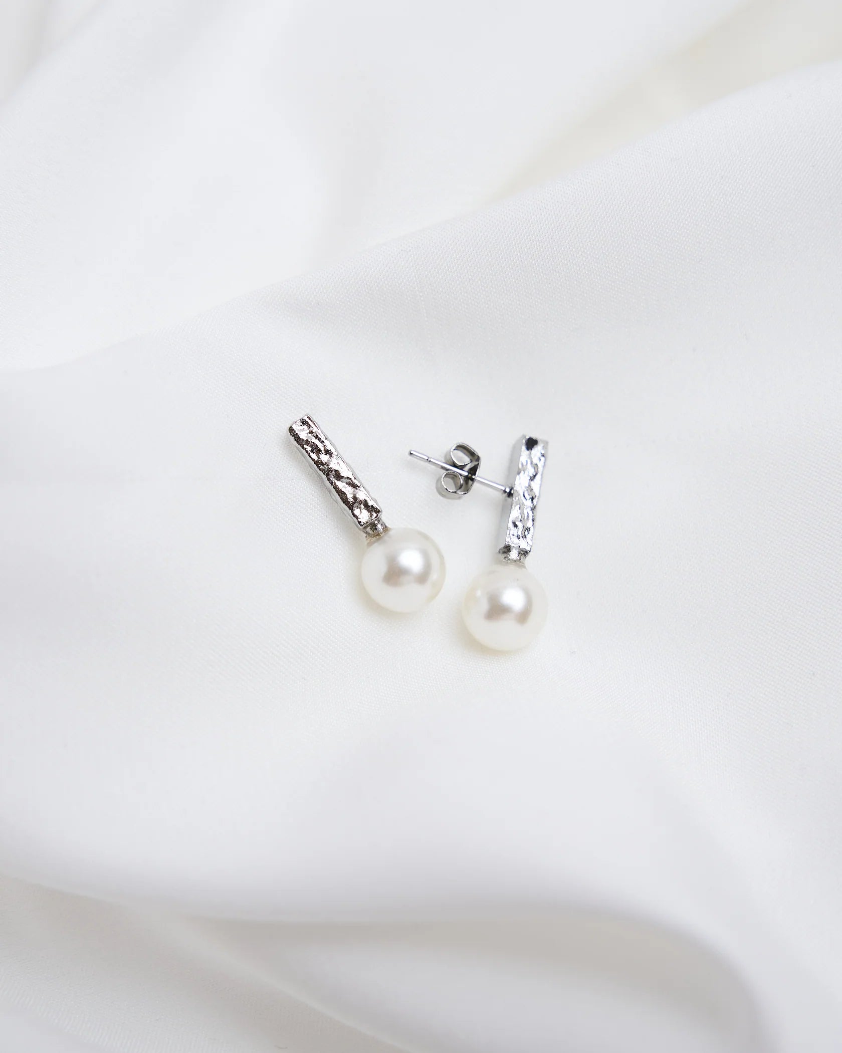 Audrey Pearl Bar Earrings