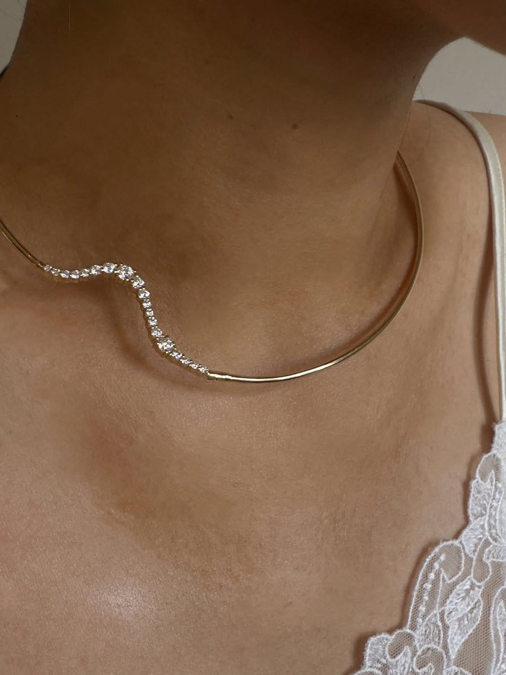 Mireille Wave Collar