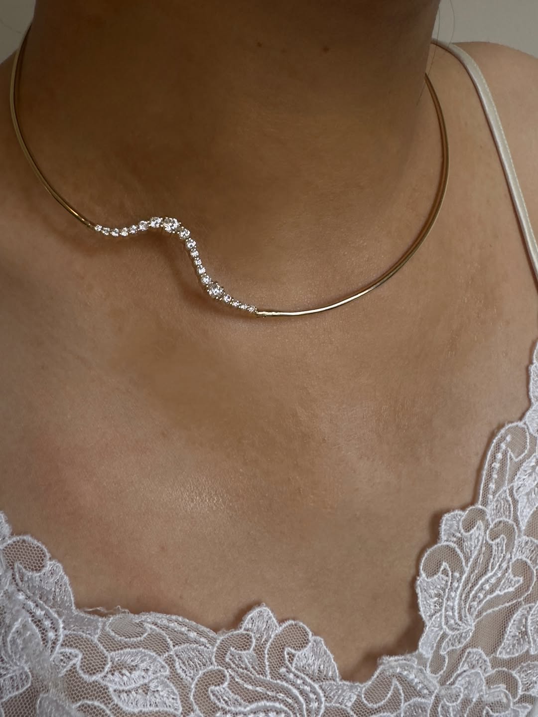 Mireille Wave Collar