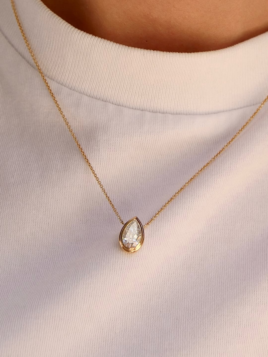 Ahona Crystal Pendant Necklace