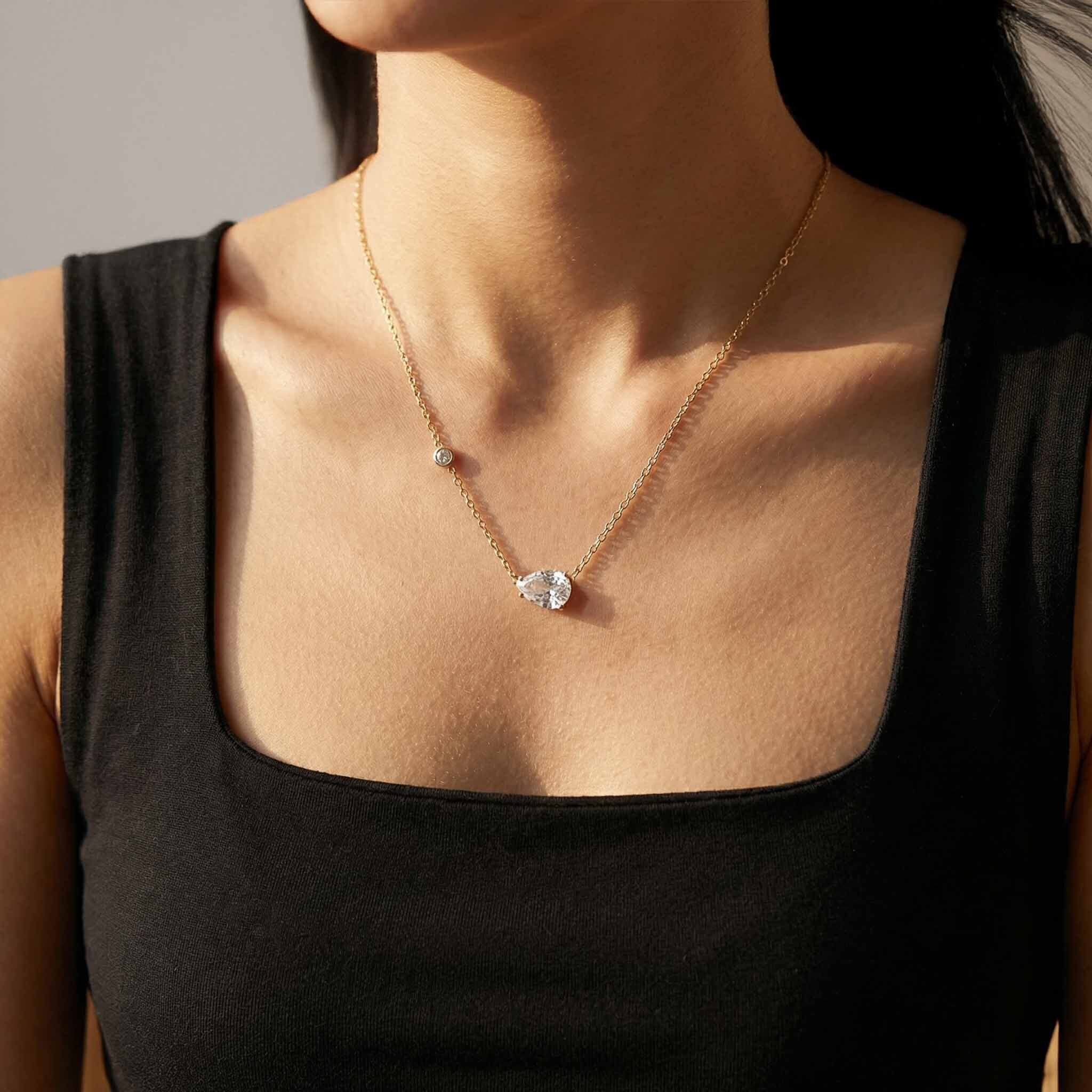 Lira Teardrop Pendant