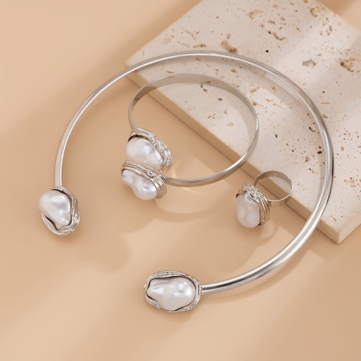 Aurelia Baroque Pearl Jewelry Set